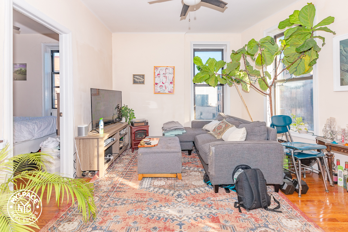 Primary Photo - 644 Driggs Ave