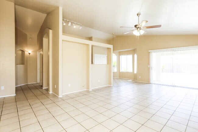 Foto del edificio - 1685 W Pinon Ct