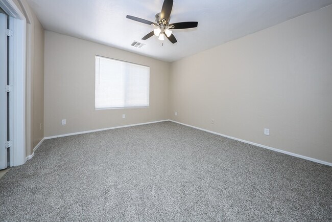 Building Photo - Four Bedrooms!