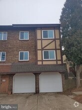 Building Photo - 15121 Beverly Dr
