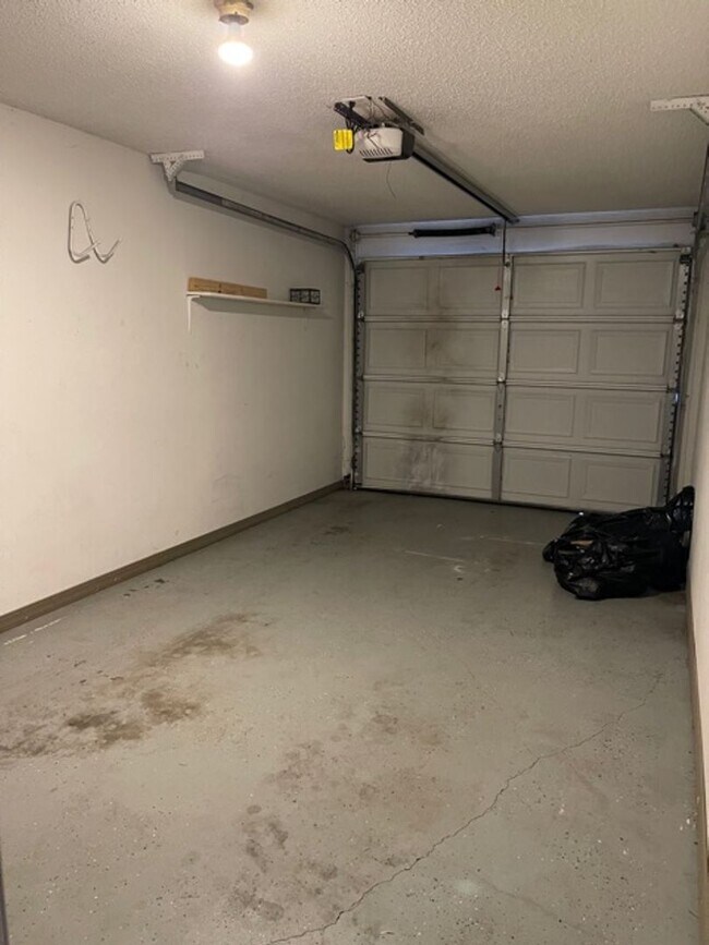 Foto del edificio - 1702-1704 N. Lewis Ave