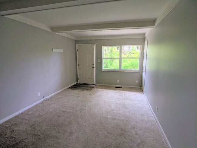 Foto del edificio - Spacious 2 bed 1 bath home for rent!!
