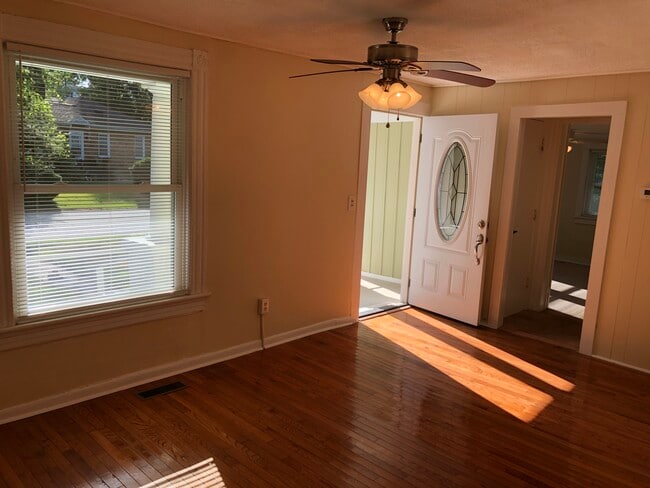Living Room - 308 Rose St