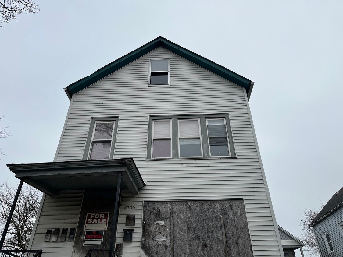 8205 S Houston Ave Unit 2B, Chicago, IL 60617 Condo for Rent in