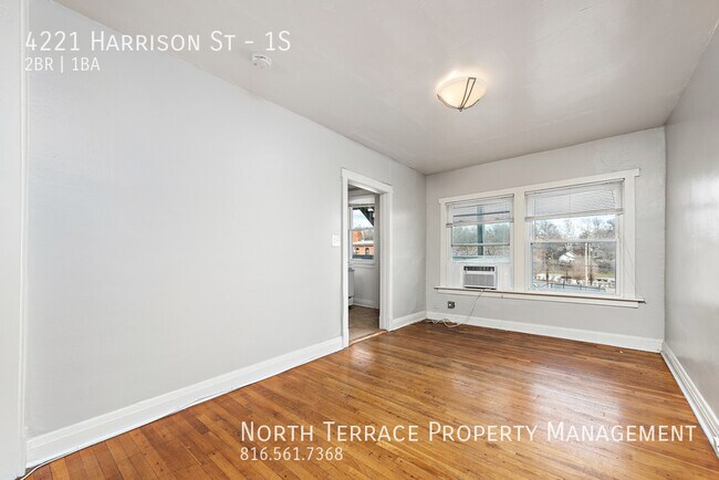 Building Photo - Historic 2BR Close To UMKC