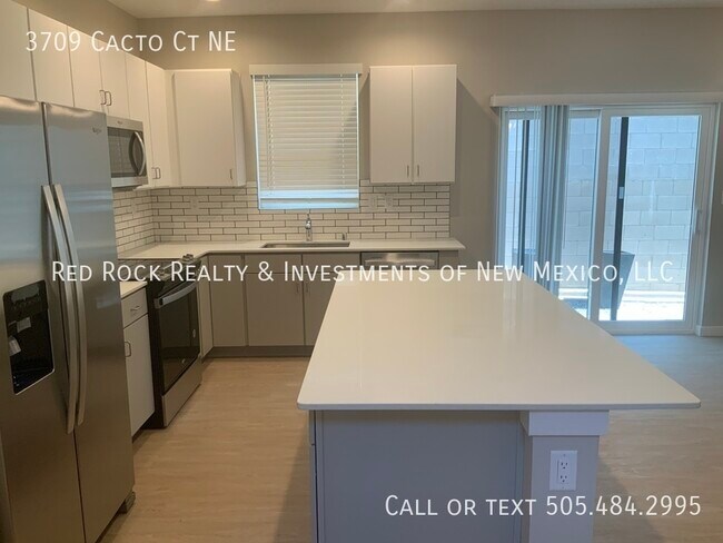 Building Photo - 3709 Cacto Ct