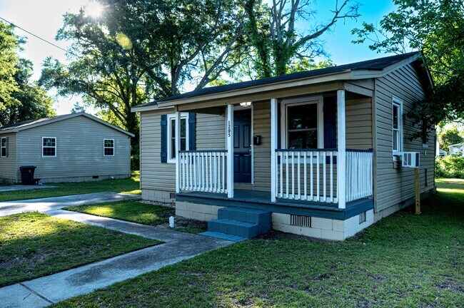 Foto del edificio - 1205 Kinston St
