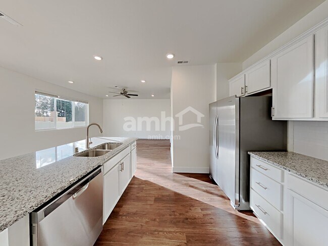 Building Photo - 1620 192nd St Ct E