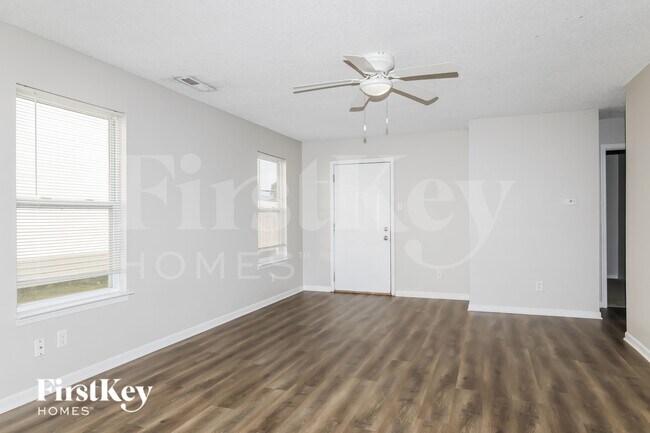 Foto del edificio - 10605 Glenayr Dr