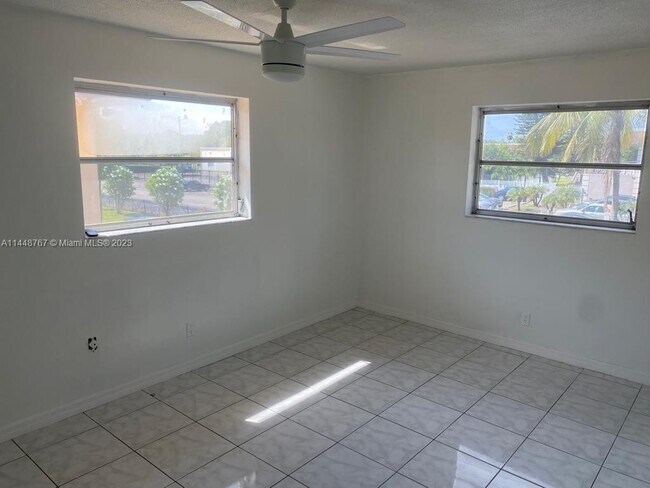 Foto del edificio - 2840 Taylor St
