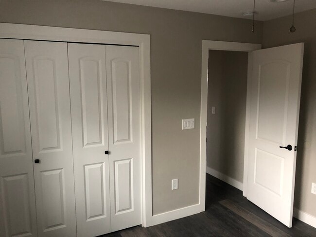 Building Photo - 541 Pamlar Ave