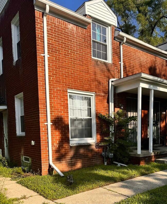 Building Photo - 16651 Hubbell Ave