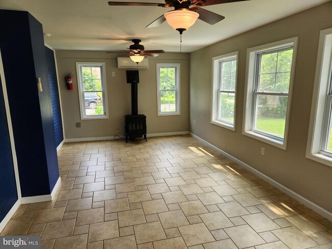 Building Photo - 4301 Kentbury Dr