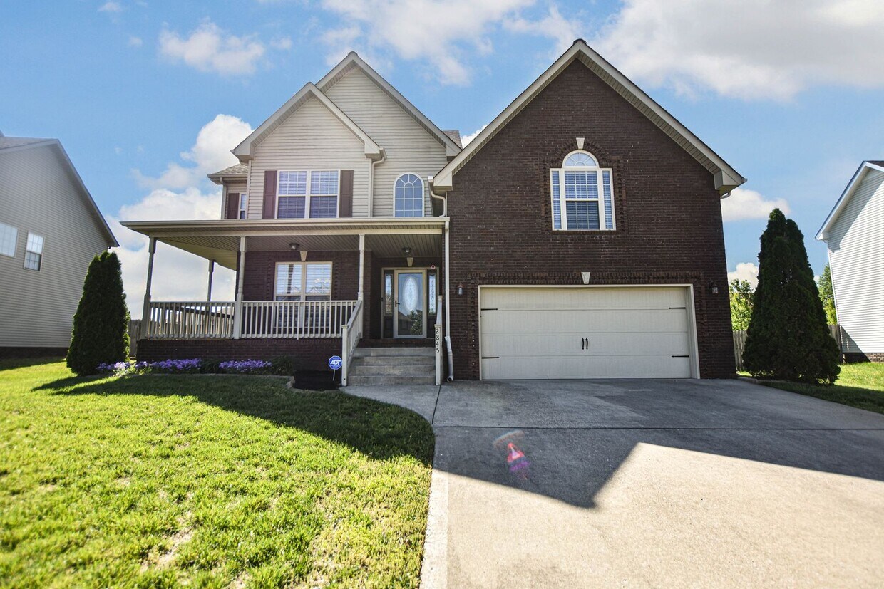 Foto principal - Pet Friendly Three Bedroom with Bonus!