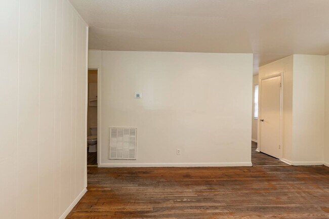 Foto del edificio - Three Bedroom SFH