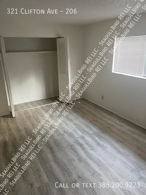 Building Photo - 321 Clifton Ave