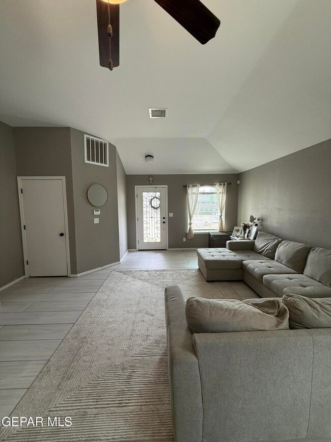 Building Photo - 14609 Carlo Alvarado Dr