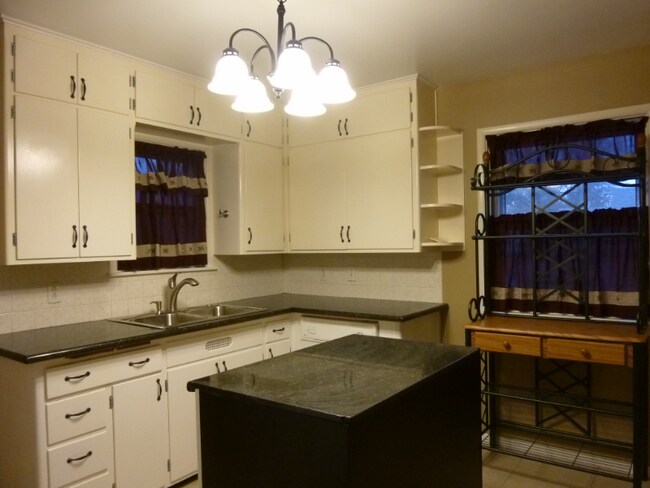 Foto del edificio - 719 E 35th Ave