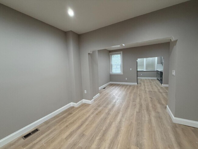 Building Photo - 2018 S 68th St