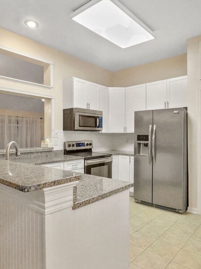 Foto del edificio - 48145 Mayflower Dr