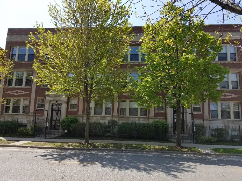 Primary Photo - 1323 E Marquette Rd