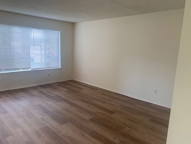 Foto del edificio - 2 Bedrooms, 1.5 Bathrooms