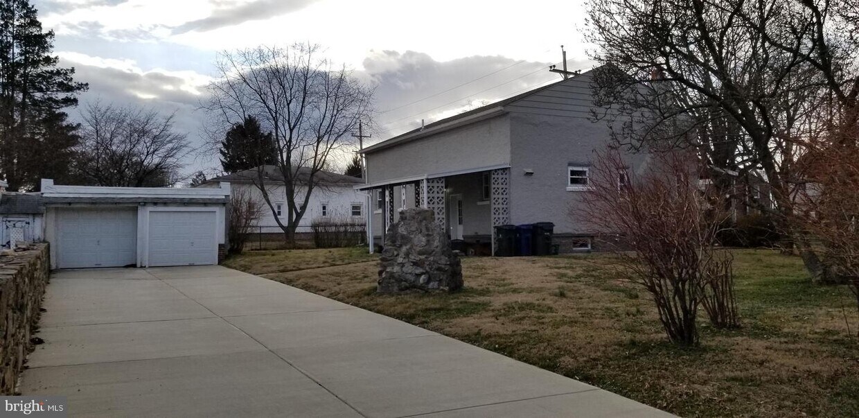 Primary Photo - 753 N Cedar Rd