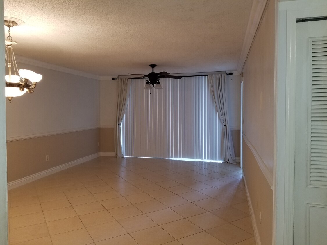 Primary Photo - 7500 NW 1st Ct