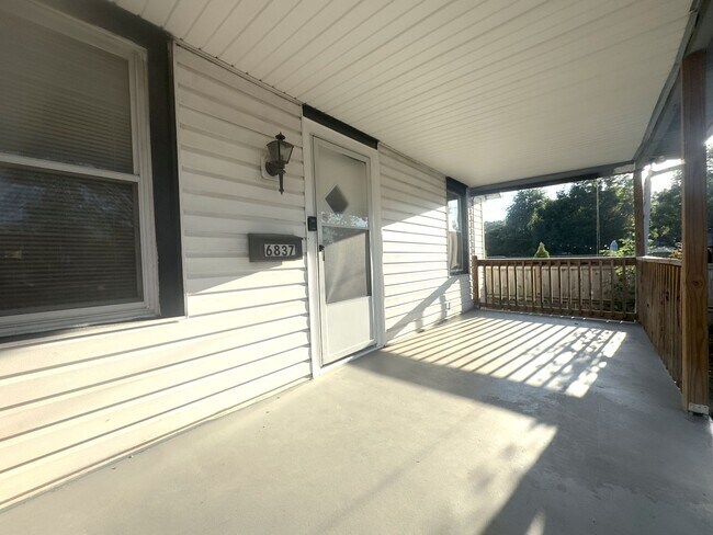 Foto del edificio - Recently Renovated 3-Bedroom Home in South City!