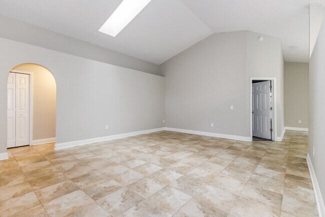 Foto del edificio - 11305 Maybrook Ave