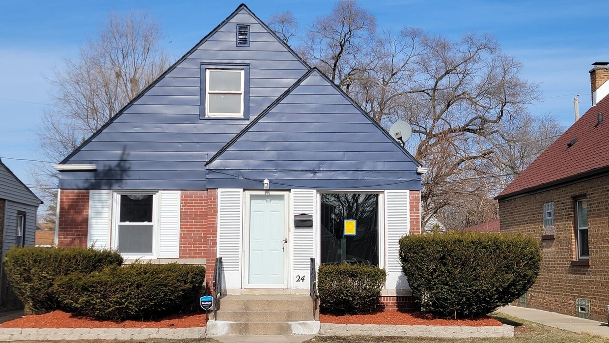 24 166th Pl, Calumet City, IL 60409 House Rental in Calumet City, IL