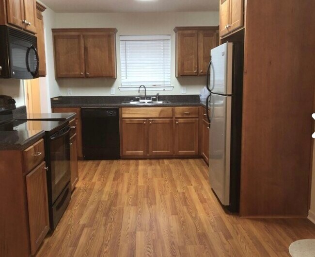 Foto del edificio - 308 Teakwood Ct