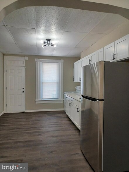 Building Photo - 711 N Streeper St