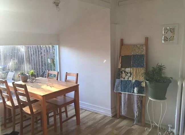 Building Photo - Stunning 3-Bedroom Townhouse in Manayunk! ...