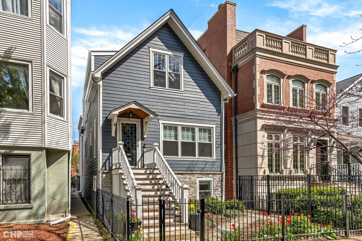Primary Photo - 1340 W School St
