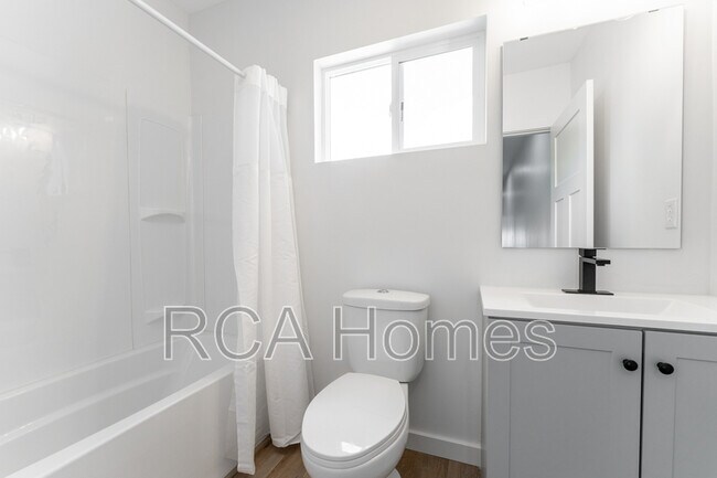 Photo - 851 N Rural St House