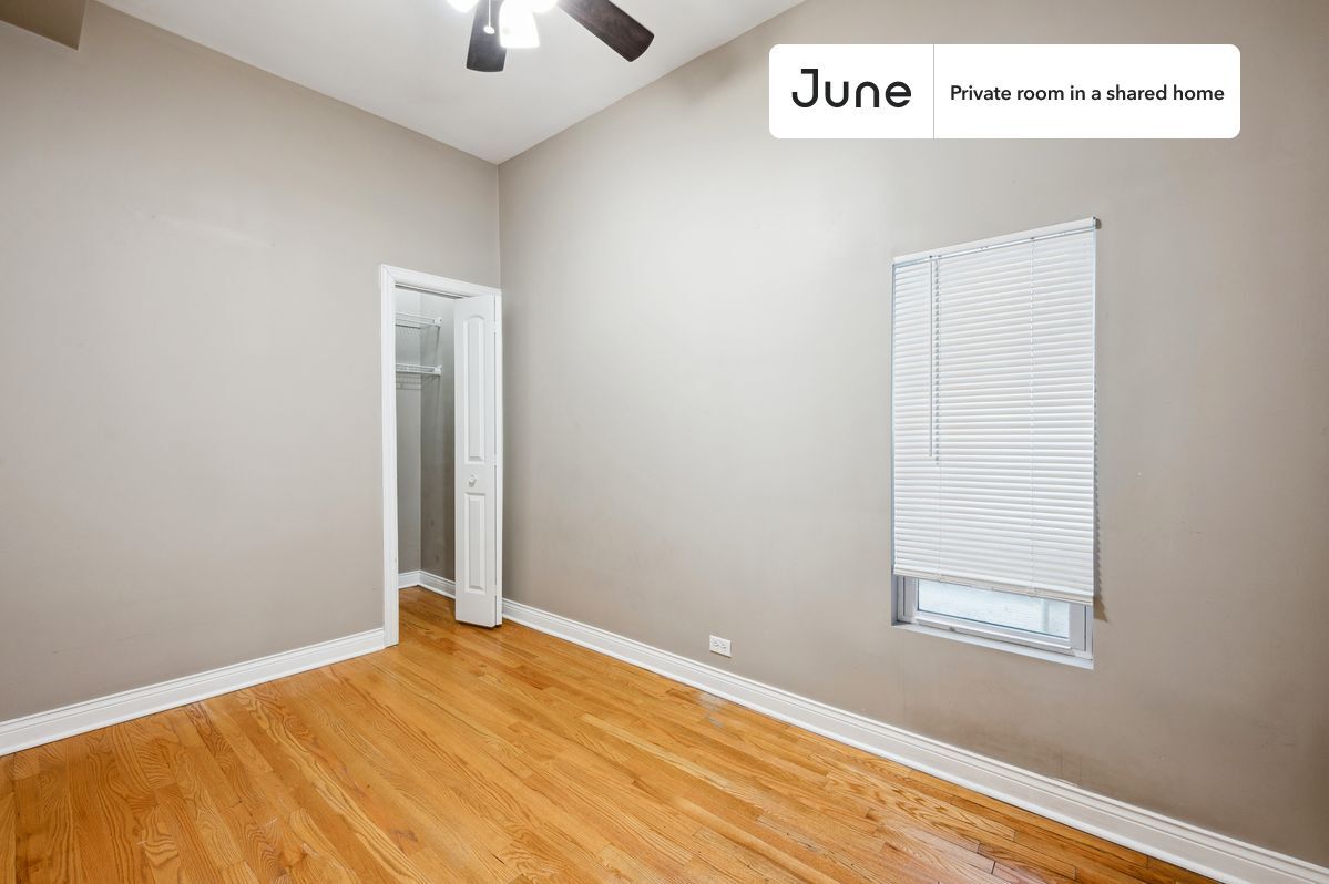 Foto principal - Private bedroom in 3 bed/1 bath Home
