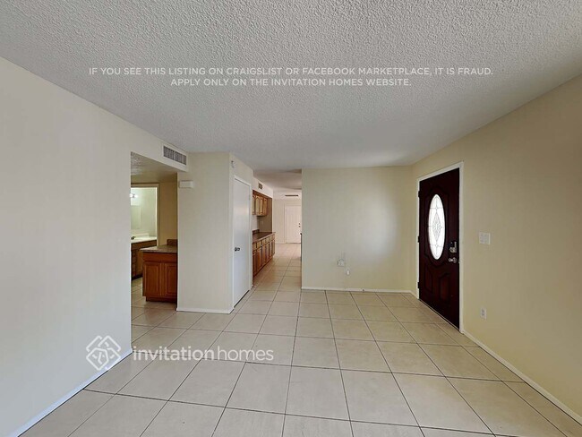 Foto del edificio - 7115 W North Ln