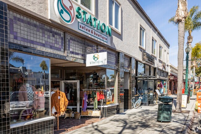 Encinitas Neighborhood Lifestyle with retail shopping.