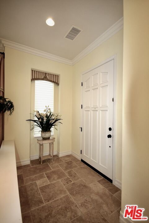 Foto del edificio - 991 Deerhill Rd