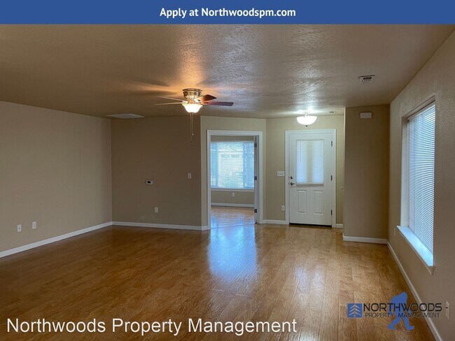 Foto del edificio - 2 br, 1 bath House - 304 Cheney Loop