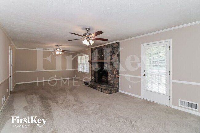 Foto del edificio - 2835 Twin Springs Dr