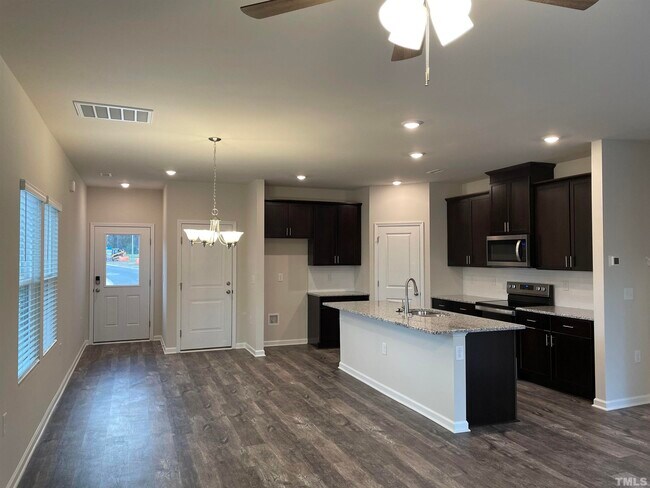 Building Photo - 133 Joneshaven Dr