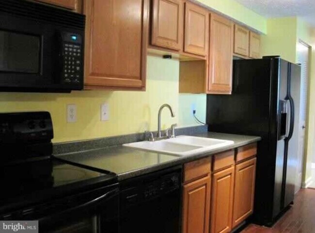 Building Photo - 730 Heather Ridge Dr