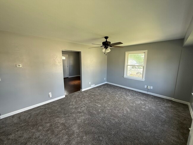 Living Room - 3304 Sheridan Rd