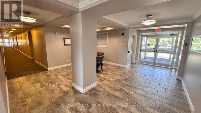 Building Photo - 2-212 Colonial Dr