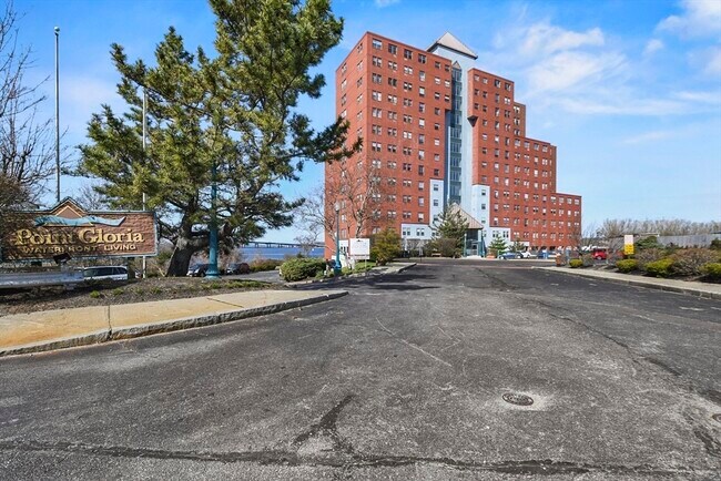 Foto del edificio - 750 Davol St