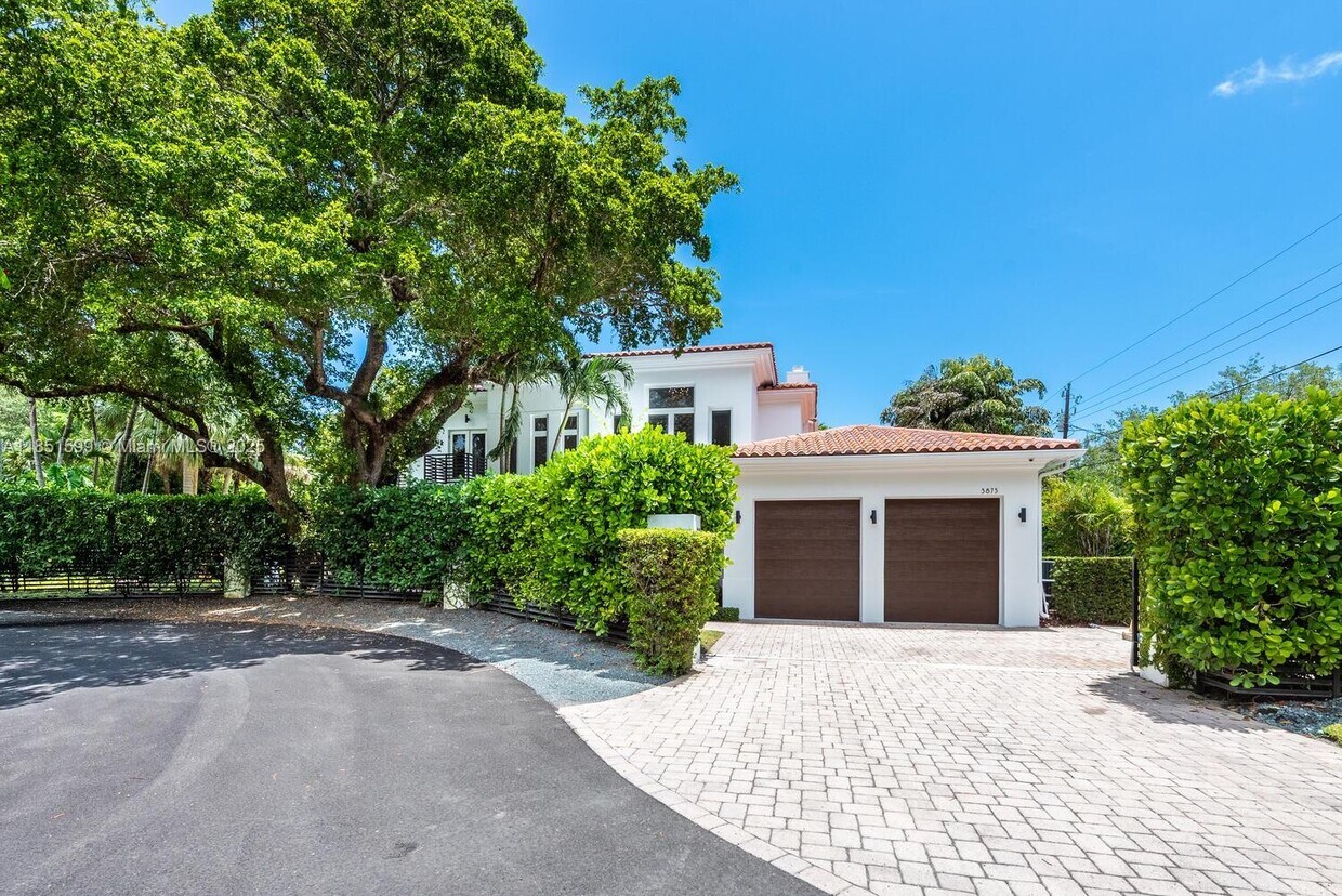 Foto principal - 3875 Park Ave