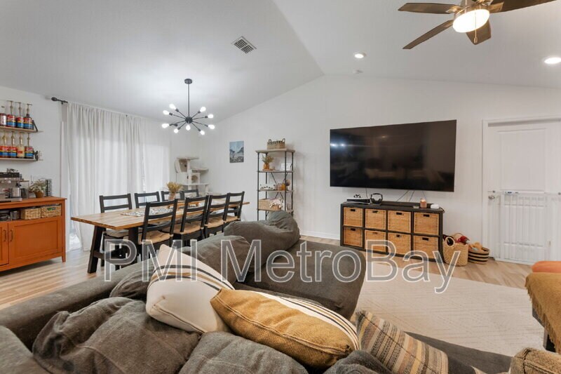 Foto principal - 902 W Alsobrook St