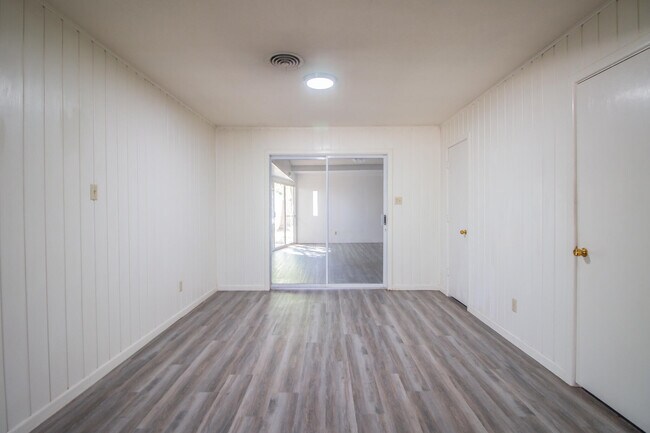 Foto del edificio - 5306 Gary Ave